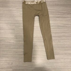 Gym shark leggings